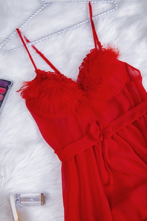 قميص لانجري نسائي قطعتين لون أحمر قماش شيفون وريش من الصدر 