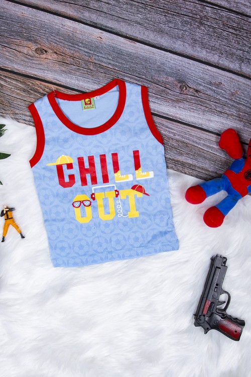 طقم بيجاما ولادي قطعتين علاقي بكتابات من الأمام مع شورت قصير