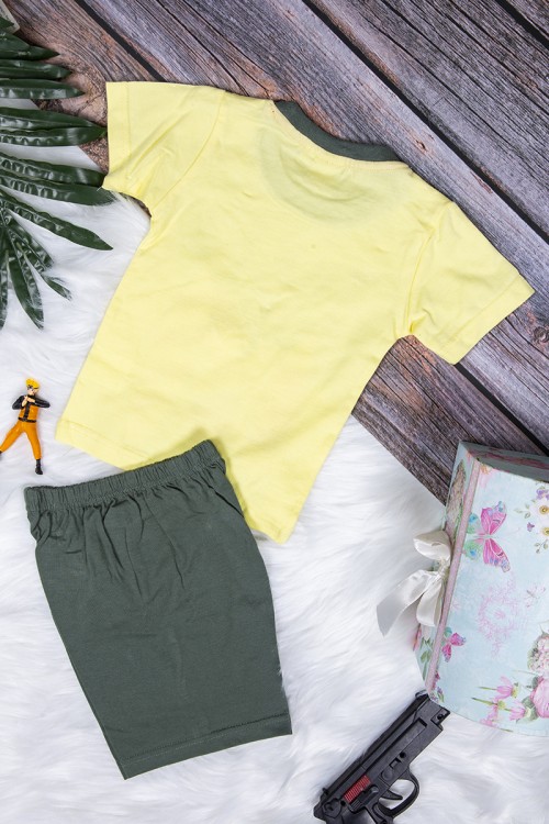 طقم بيجاما ولادي قطعتين تيشرت أكمام قصيرة بكتابات من الأمام مع شورت قصير