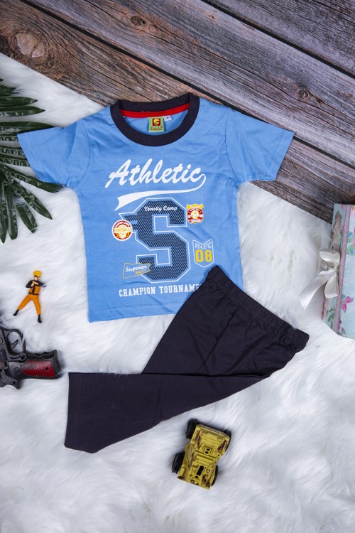 طقم بيجاما ولادي قطعتين تيشرت أكمام قصيرة بكتابات من الأمام مع شورت قصير