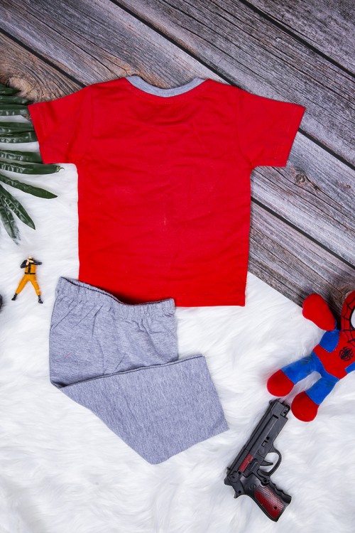 طقم بيجاما ولادي قطعتين تيشرت أكمام قصيرة بكتابات من الأمام مع شورت قصير