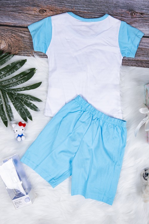 طقم بيجاما بناتي قطعتين تيشرت أكمام قصيرة بكتابات من الأمام مع شورت قصير