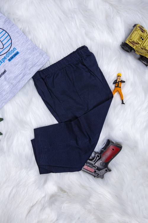 طقم بيجاما ولادي قطعتين تيشرت أكمام قصيرة بكتابات من الأمام مع بنطلون طويل