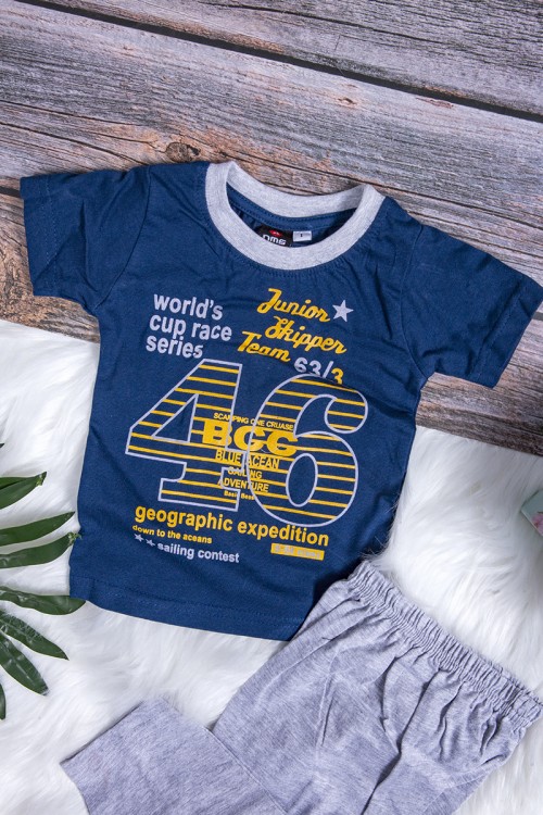 طقم بيجاما ولادي قطعتين تيشرت أكمام قصيرة بكتابات من الأمام مع بنطلون طويل