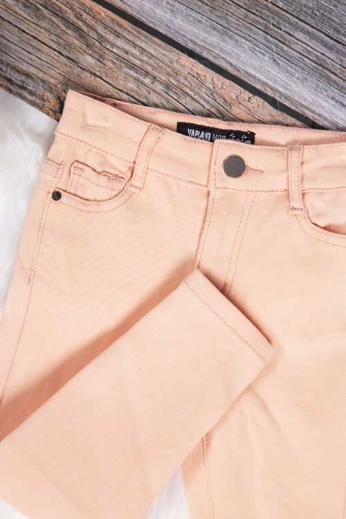 بنطلون بناتي سكيني أنيق لون برتقالي فاتح بجيوب من الأمام والخلف وسحاب و زر قفل