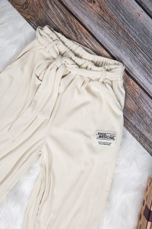 بنطلون بناتي واسع أنيق لون بيج بجيوب من الأمام و رباط على الخصر