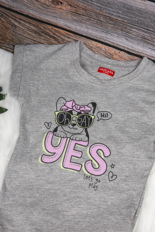 بلوزة بناتي لون رمادي أكمام قصيرة برسومات و كتابات من الأمام  