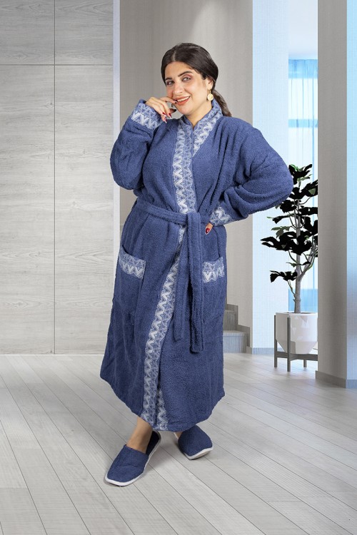 طقم روب حمام طويل لون كحلي 2 قطع يتكون من روب  ومنشفة كبيرة ومنشفة رأس وقفاز غسيل و شبشب