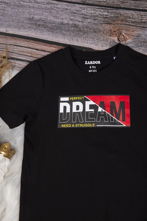 تي شيرت ولادي أنيق لون أسود بكتابات من الأمام باللون الأبيض و الأحمر