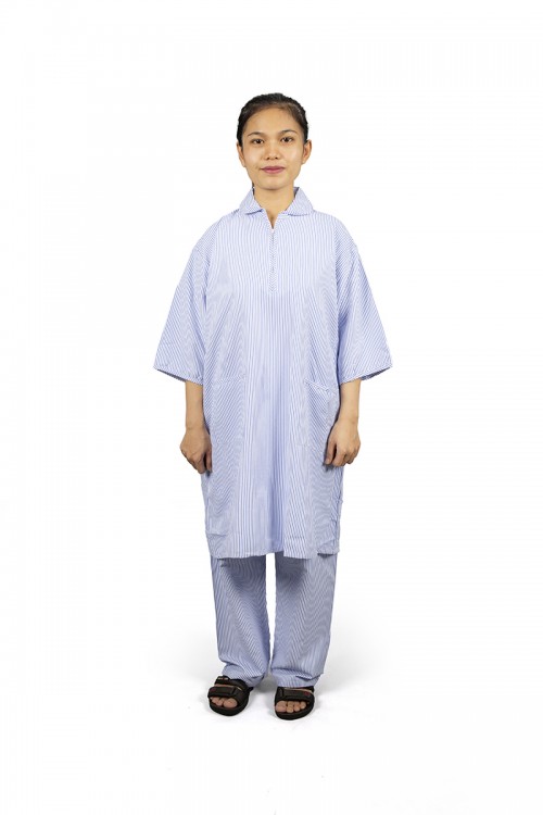 زي عاملة قطعتين قماش مقلم  أكمام قصيرة و ياقة بسحاب وجيوب من الأمام 