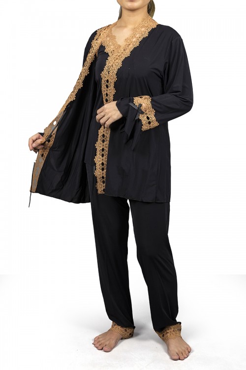 بيجاما نوم لانجري نسائي ثلاث قطع  بتطريز دانتيل أبيض من أطراف الصدر و الأكمام والبنطلون  