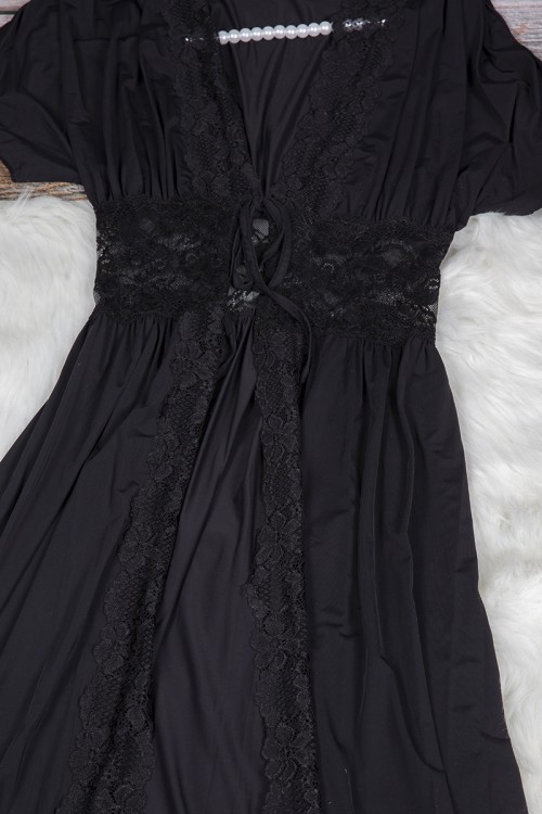 قميص نوم لانجري نسائي ثلاث قطع ساتان مع دانتيل أبيض روب خارجي طويل و قطعتين داخلي 