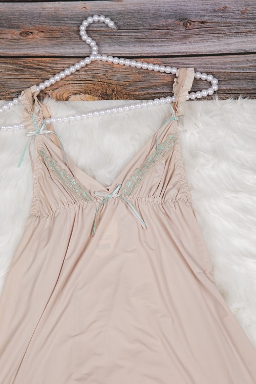 قميص نوم لانجري نسائي قصير قطعتين قماش مطاط مع دانتيل من الصدر و الأطراف