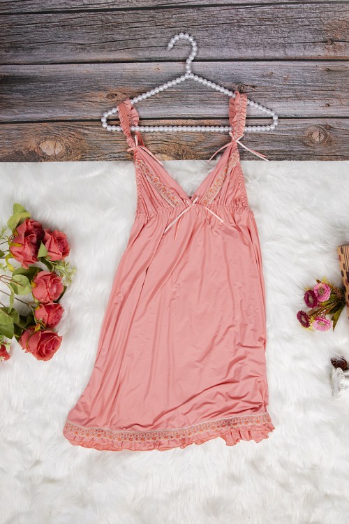 قميص نوم لانجري نسائي قصير قطعتين قماش مطاط مع دانتيل من الصدر و الأطراف