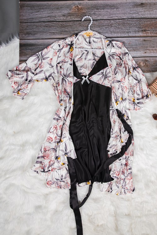 قميص نوم لانجري نسائي قصير ناعم ثلاث قطع قماش ساتان سادة مع مشجر 