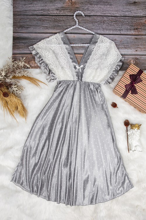 قميص نوم لانجري نسائي قصير ناعم قماش ساتان منقط باللون الأبيض مع دانتيل من الصدر