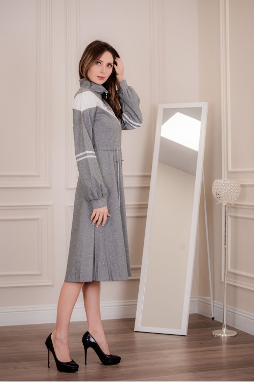 فستان شتوي نسائي قصير أنيق لون رمادي وأبيض بأكمام طويلة و رباط من الخصر وسحاب من الأمام