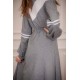فستان شتوي نسائي قصير أنيق لون رمادي وأبيض بأكمام طويلة و رباط من الخصر وسحاب من الأمام