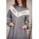 فستان شتوي نسائي قصير أنيق لون رمادي وأبيض بأكمام طويلة و رباط من الخصر وسحاب من الأمام