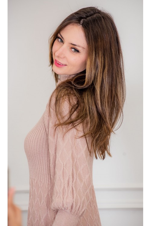 فستان شتوي نسائي طويل أنيق  بأكمام طويلة وياقة عالية