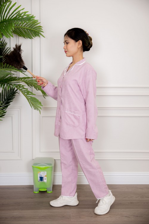 زي عاملة شتوي قطعتين أكمام طويلة بجيوب و ياقة و أزرار أمامية