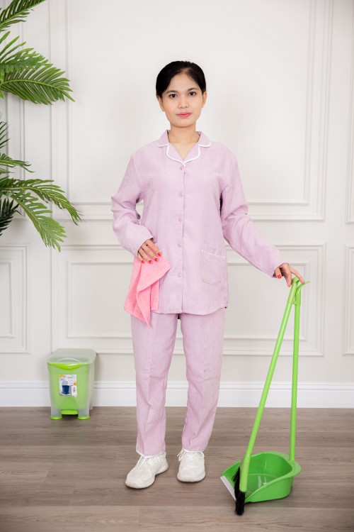 زي عاملة شتوي قطعتين أكمام طويلة بجيوب و ياقة و أزرار أمامية