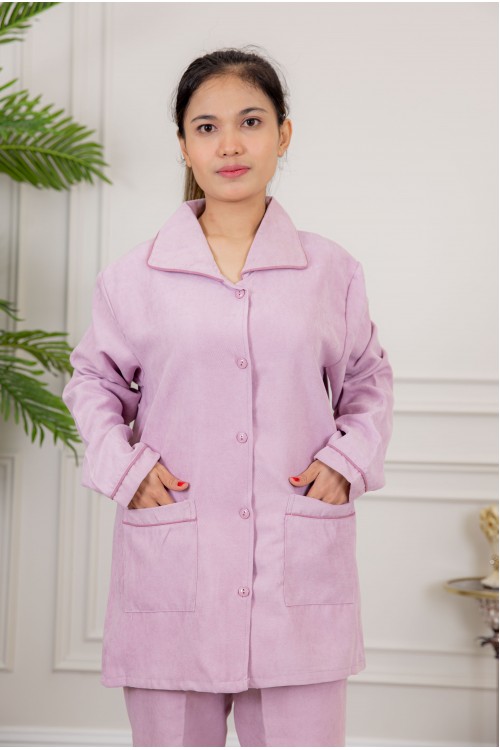 زي عاملة شتوي قطعتين أكمام طويلة بجيوب و ياقة و أزرار أمامية