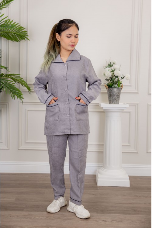 زي عاملة شتوي قطعتين أكمام طويلة بجيوب و ياقة و أزرار أمامية