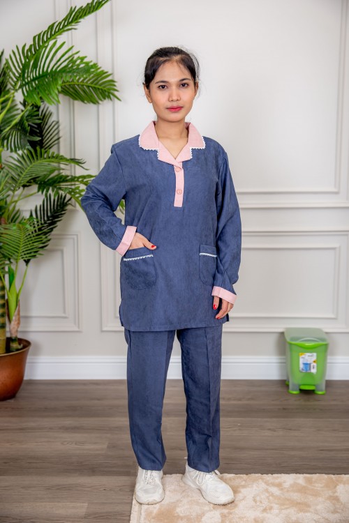 زي عاملة شتوي قطعتين أكمام طويلة وجيوب وياقة بأطراف دانتيل و ازرارأمامية