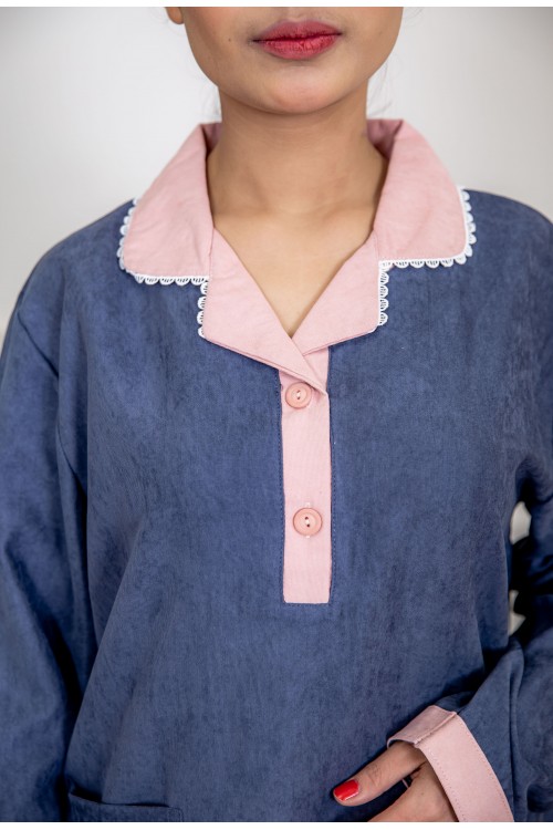 زي عاملة شتوي قطعتين أكمام طويلة وجيوب وياقة بأطراف دانتيل و ازرارأمامية