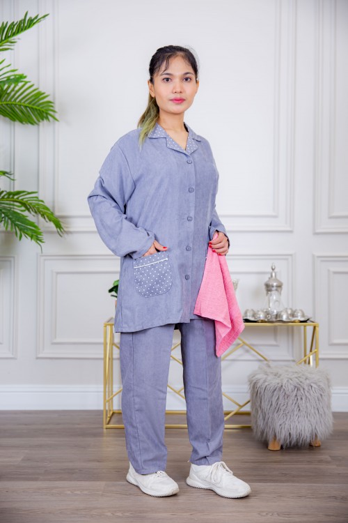 زي عاملة شتوي قطعتين أكمام طويلة وجيوب وياقة منقطة و ازرارأمامية