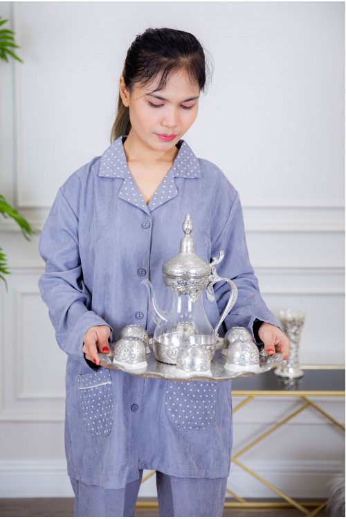 زي عاملة شتوي قطعتين أكمام طويلة وجيوب وياقة منقطة و ازرارأمامية