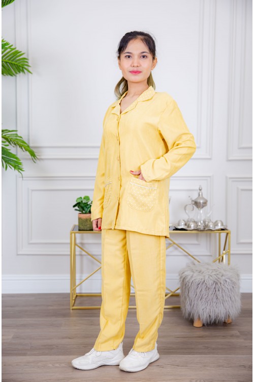 زي عاملة شتوي قطعتين أكمام طويلة وجيوب وياقة منقطة و ازرارأمامية