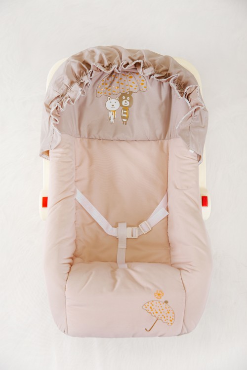 كرسي أطفال بحزام وغطاء حماية