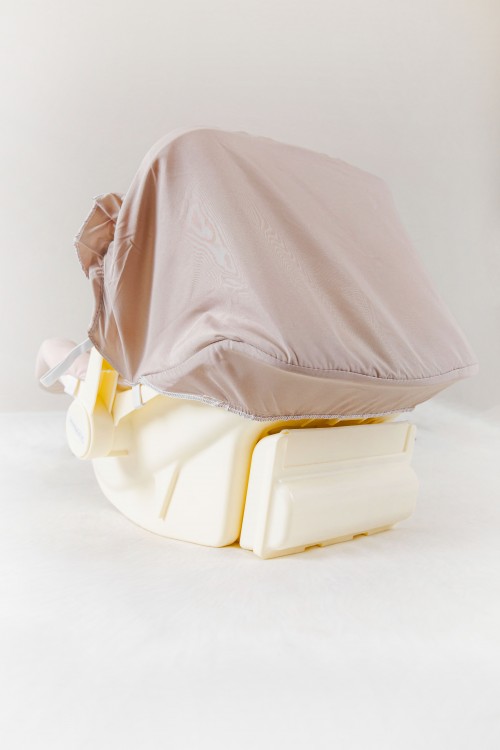 كرسي أطفال بحزام وغطاء حماية