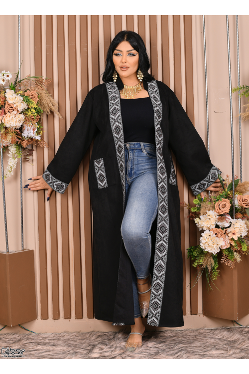 عباية نسائي شتوي بياقة  مطرزة بنقوشات من الأمام والأكمام والجيوب