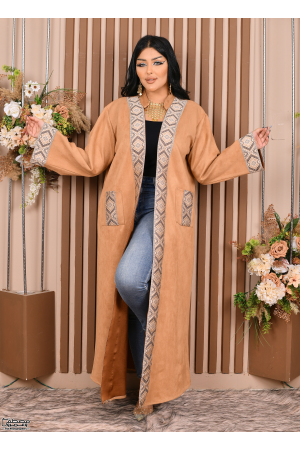 عباية نسائي شتوي بياقة  مطرزة بنقوشات من الأمام والأكمام والجيوب 