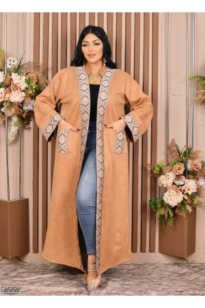 عباية نسائي شتوي بياقة  مطرزة بنقوشات من الأمام والأكمام والجيوب 