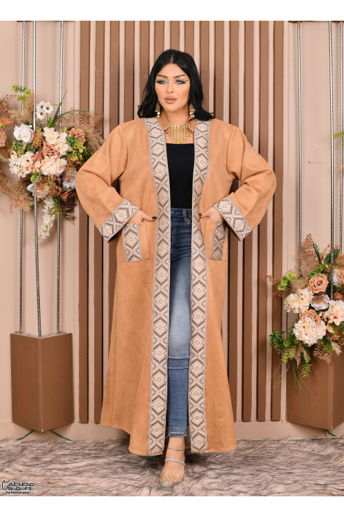 عباية نسائي شتوي بياقة  مطرزة بنقوشات من الأمام والأكمام والجيوب