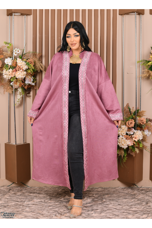 عباية نسائي شتوي بياقة مطرزة بنقوشات من الأمام والأكمام