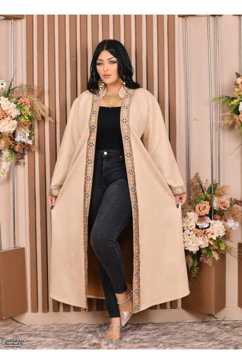 عباية نسائي شتوي بياقة مطرزة بنقوشات من الأمام والأكمام