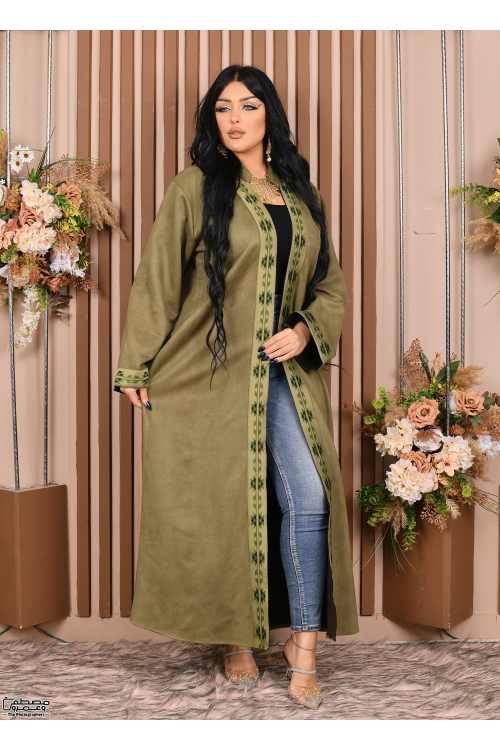 عباية نسائي شتوي بياقة مطرزة بنقوشات من الأمام والأكمام