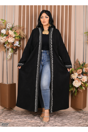 عباية نسائي شتوي بياقة لون أسود مطرزة بنقوشات من الأمام والأكمام والجيوب 