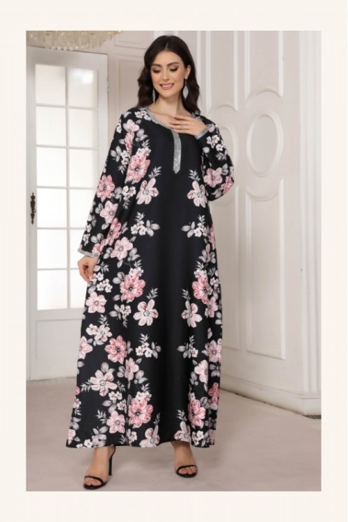 جلابية مخور نسائي انيقة قماش مشجر أكمام طويلة وفتحة صدر دائرية مطرزة بالكريستال