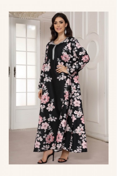 جلابية مخور نسائي انيقة قماش مشجر أكمام طويلة وفتحة صدر دائرية مطرزة بالكريستال