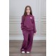 طقم بناتي أنيق قطعتين لون بنفسجي أكمام طويلة مع كتابة أمامية و بنطلون بجيوب و مطاط من الأسفل