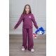 طقم بناتي أنيق قطعتين لون بنفسجي أكمام طويلة مع كتابة أمامية و بنطلون بجيوب و مطاط من الأسفل