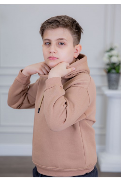 طقم ولادي أنيق قطعتين لون كحلي وبني أكمام طويلة مع كتابة أمامية و بنطلون بجيوب و مطاط من الأسفل