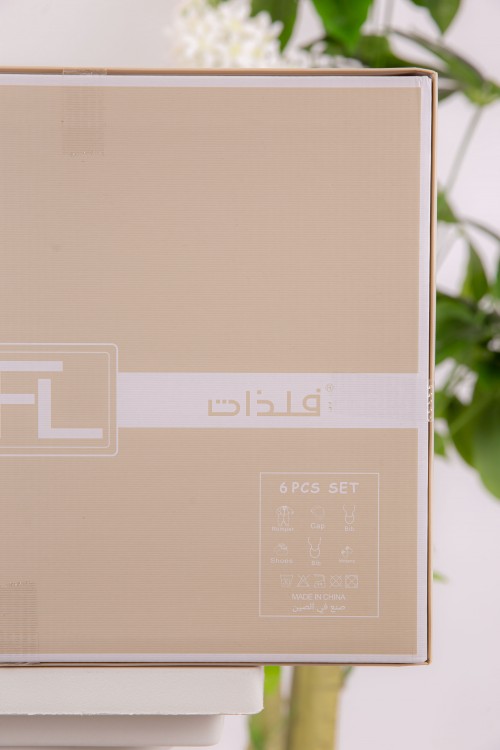 طقم هدايا مواليد 6 قطع لون رمادي وبيج مزينة برسومات كرتونية