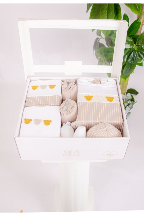 طقم هدايا مواليد 6 قطع لون بني وأبيض مزينة برسومات كرتونية